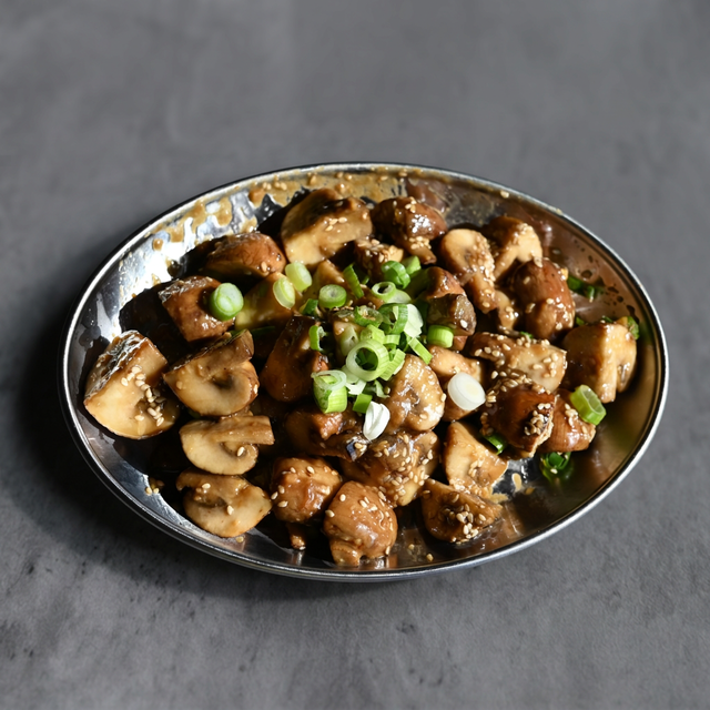 V24 Dwenjang Mushroom.